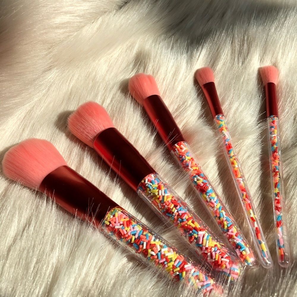 Sprinkle brush set